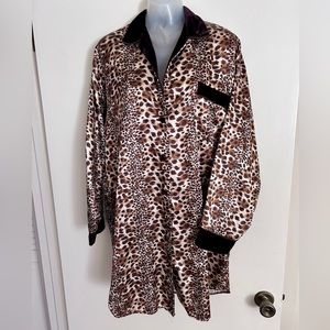 Vintage Labeaux Women’s Animal Print Robe Lounger Sz M Brown Velvet Trim Cuffs